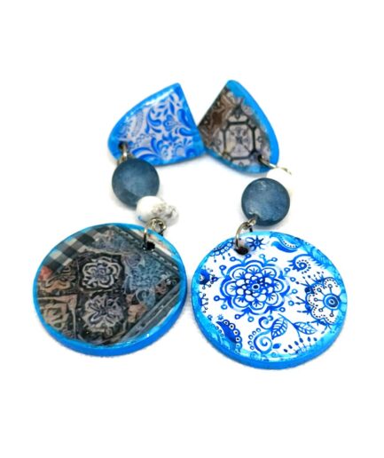C32 Classic Blue & White